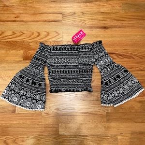 IKRUSH bell sleeve crop top